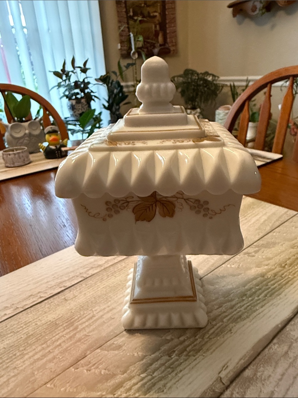 Westmoreland 1960 Milk Glass Wedding Cake Box Vanity Candy Gold Grapes Leave